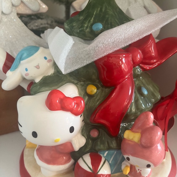 Hello Kitty Christmas 🎄 Ceramic Teapot. - Picture 2 of 3